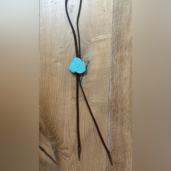 Turquoise stone bolo tie - Picture 2 of 6